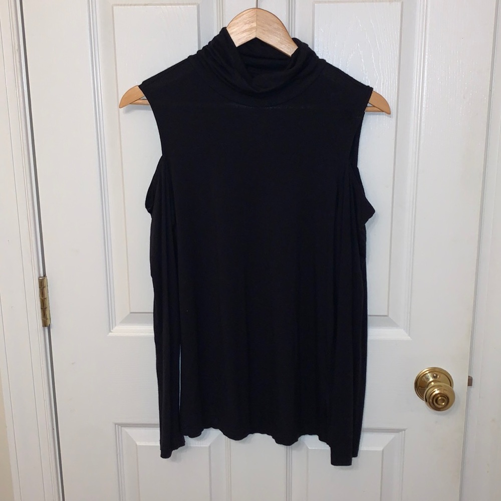 Black no shoulder turtleneck